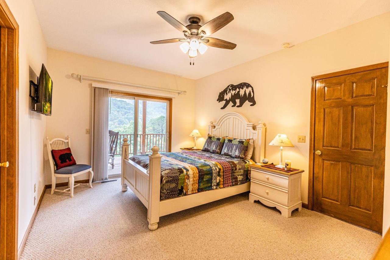Condo With Stunning Mountain And 6Th Green Views Near Harrahs Cherokee Bryson City Whittier Exterior photo
