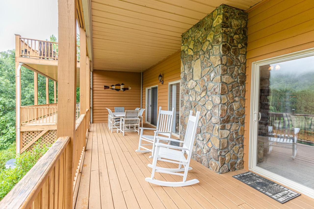 Condo With Stunning Mountain And 6Th Green Views Near Harrahs Cherokee Bryson City Whittier Exterior photo