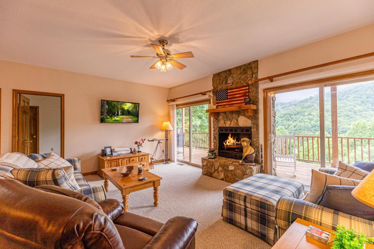 Condo With Stunning Mountain And 6Th Green Views Near Harrahs Cherokee Bryson City Whittier Exterior photo